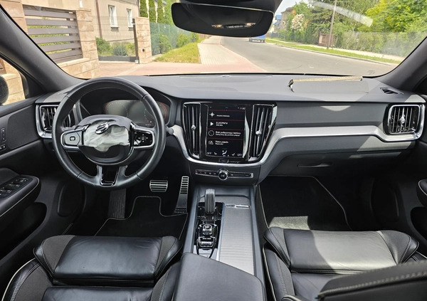 Volvo S60 cena 79900 przebieg: 50000, rok produkcji 2020 z Uniejów małe 172